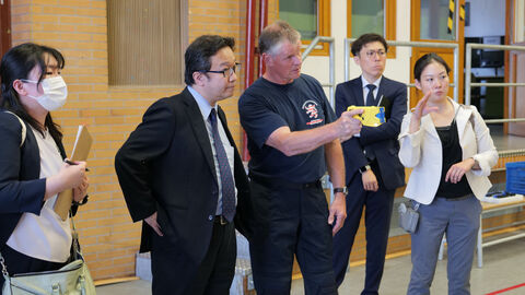 praktische Vorführung des DEIG Delegierte aus Japan testen DEIG im Einsatztrainingszentrum