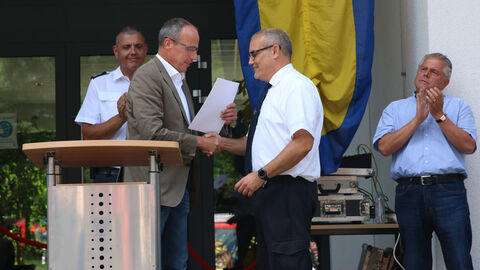 Übergabe des Förderbescheides durch Innenminister Peter Beuth anlässlich Tag des offenen Tores im Fahrtrainingszentrum Hünstetten