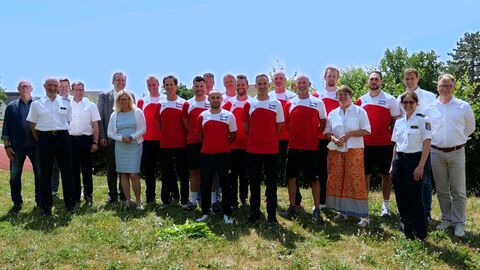 Teilnehmer an der Gründungsfeier des neuen Sportinstituts der HöMS Gruppenbild der Gründungsfeier des Sportinstituts der HöMS