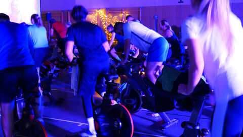 11. Indoor - Cycling - Advent - Marathon der Hessischen Hochschule für öffentliches Management und Sicherheit Foto der Teilnehmer des 11. Indoor - Cycling - Advent - Marathon der Hessischen Hochschule für öffentliches Management und Sicherheit