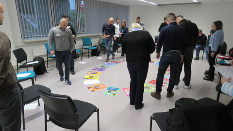 Workshop-Phase mit Teilnehmerinnen und Teilnehmern Workshop-Phase mit Teilnehmerinnen und Teilnehmern