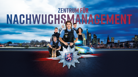 Keyvisual des Zentrum für Nachwuchsmanagement  Junge Polizeibeamte aus unterschiedlichen Fachrichtungen stehen zusammen schauen in die Kamera