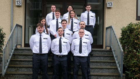 Gruppenbild Klasse des PP Frankfurt während der Indienststellung Wachpolizei im Februar 2023 Indienststellung Wachpolizei Februar 2023 - Gruppenbild Klasse des PP Frankfurt