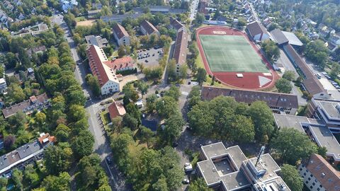 Luftbild des Campus Wiesbaden an der HöMS