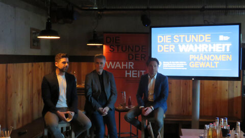 Bild zeigt Herrn Prof. Dr. Ulrich Stangier und Prof. Dr. jur. Matthias G. Fischer