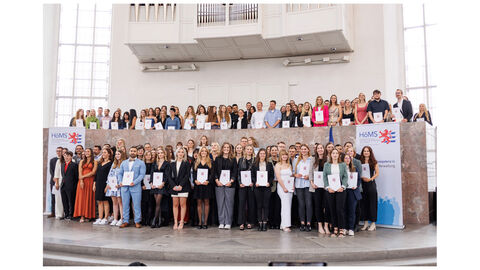 Gruppenbild anlässlich der Graduierung Fachbereich Verwaltung Mühlheim