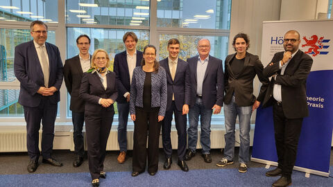 Gruppenbild der Vortragenden am Forschungstag an der HöMS zum Thema „Extremismus im digitalen Zeitalter“