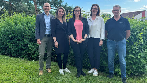 Foto zeigt Gründungsmitglieder des neuen Instituts für Kriminologie und Präventionsforschung an der HömS