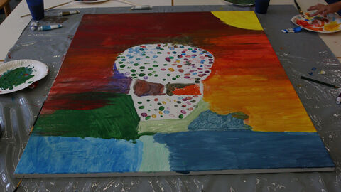 Fingerfarbenbild buntes Bild auf Leinwand mit Fingerfarben bemalt