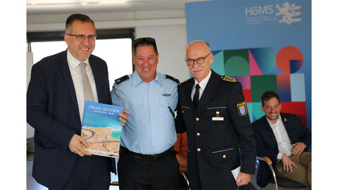 Präsident der HöMS mit Polizeioffizier aus Israel und Landespolizeipräsident Robert Schäfer