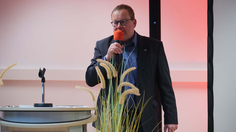 Ansprache bei der Sportlerehrung von Dirk Kilian, Finanzvorstand des allgemeinen deutschen Hochschulsportverbandes Ansprache bei der Sportlerehrung von Dirk Kilian, Finanzvorstand des allgemeinen deutschen Hochschulsportverbandes