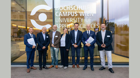 Gruppenfoto Prof. Dr. Günter Horniak (HCW), Prof. Dr. Manfred Matzka (ehemals Bundeskanzleramt), Dr. Mario Steyer (HCW), Mag. Natalia Hartmann (HCW), Prof. Dr.  Jonas Willisegger (HSL), Dr Alfred Hödl (HCW), Prof. Dr. Richard Merker (HöMS)