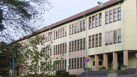 Ein Gebäude der Hessischen Hochschule für öffentliches Management und Sicherheit Außenansicht eines Gebäude der Hessischen Hochschule für öffentliches Management und Sicherheit