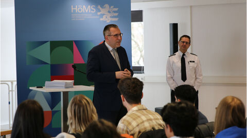 Begrüßung der Studierenden durch Präsident Dr. Walter Seubert