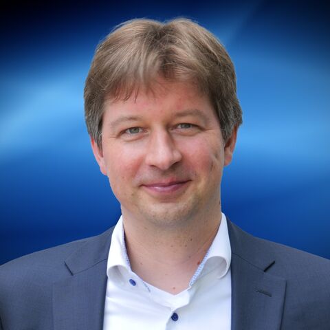 Professor Dr. Julian Junk Professor Dr. Julian Junk